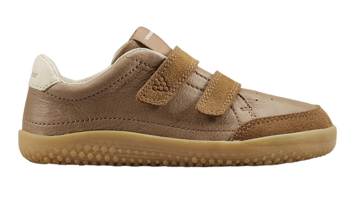 Barfußschuh für Kinder mit zwei Klettverschlüssen, breiter Zehenbox und geschlossenem Fersenbereich, Seitenansicht außen