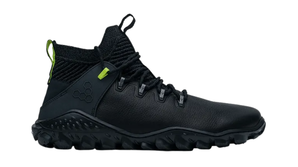 Barfußstiefel für Erwachsene mit Schnürung, breiter Zehenbox und geschlossenem Schaft, Seitenansicht außen
