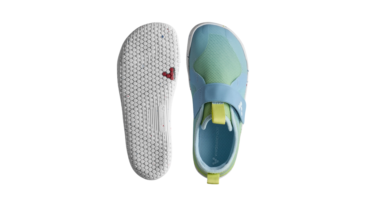 Barfußschuh für Kinder, geschlossene Zehen und geschlossener Fersenbereich, Klettverschluss, flexible Sohle, Ansicht von unten und Draufsicht, Paar