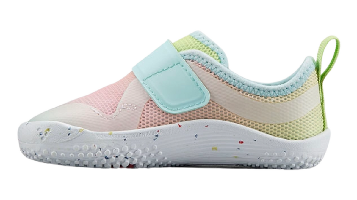 Barfußschuh für Kinder, geschlossene Zehen und geschlossener Fersenbereich, Klettverschluss, flexible Sohle, Einzelschuh, Seitenansicht innen