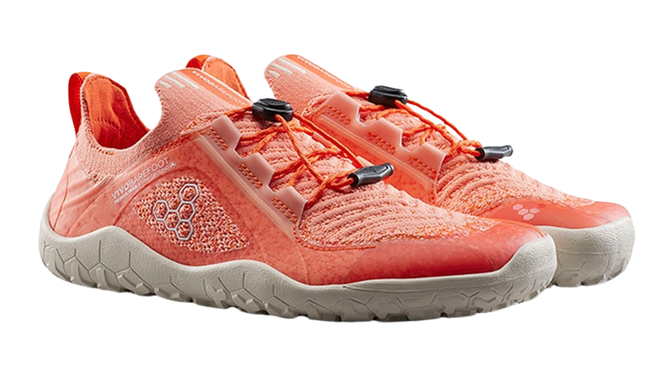Barfußschuh mit Schnellverschluss, breite Zehenbox, flexible Sohle, geschlossener Fersenbereich, schräge Vorderansicht als Paar