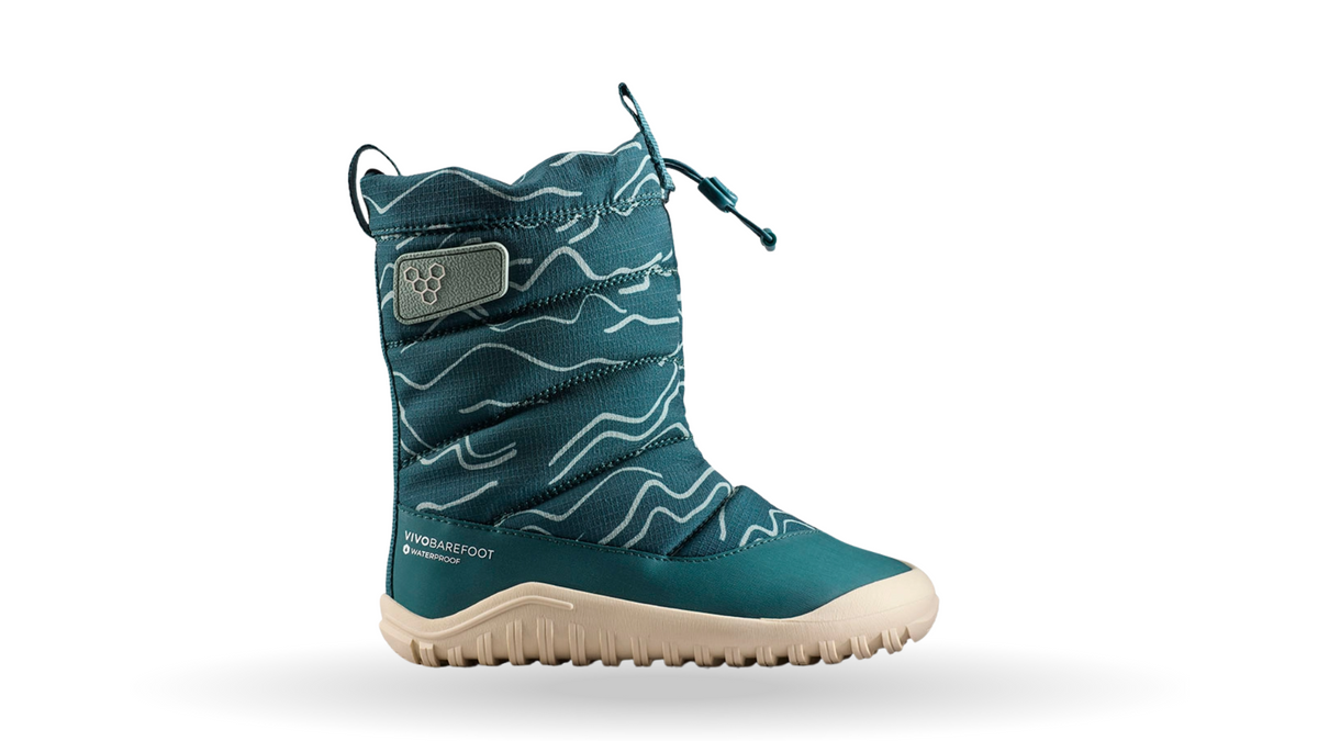 Barfußwinterstiefel, geschlossene Zehen und geschlossener Fersenbereich, Kordelzug am Schaft, profilierte Sohle, Seitenansicht außen, Einzelschuh