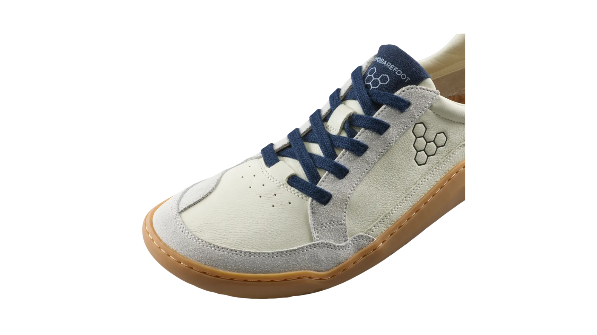 Detailansicht von Schnürung und Vorderfußbereich eines Barfußledersneakers für Erwachsene