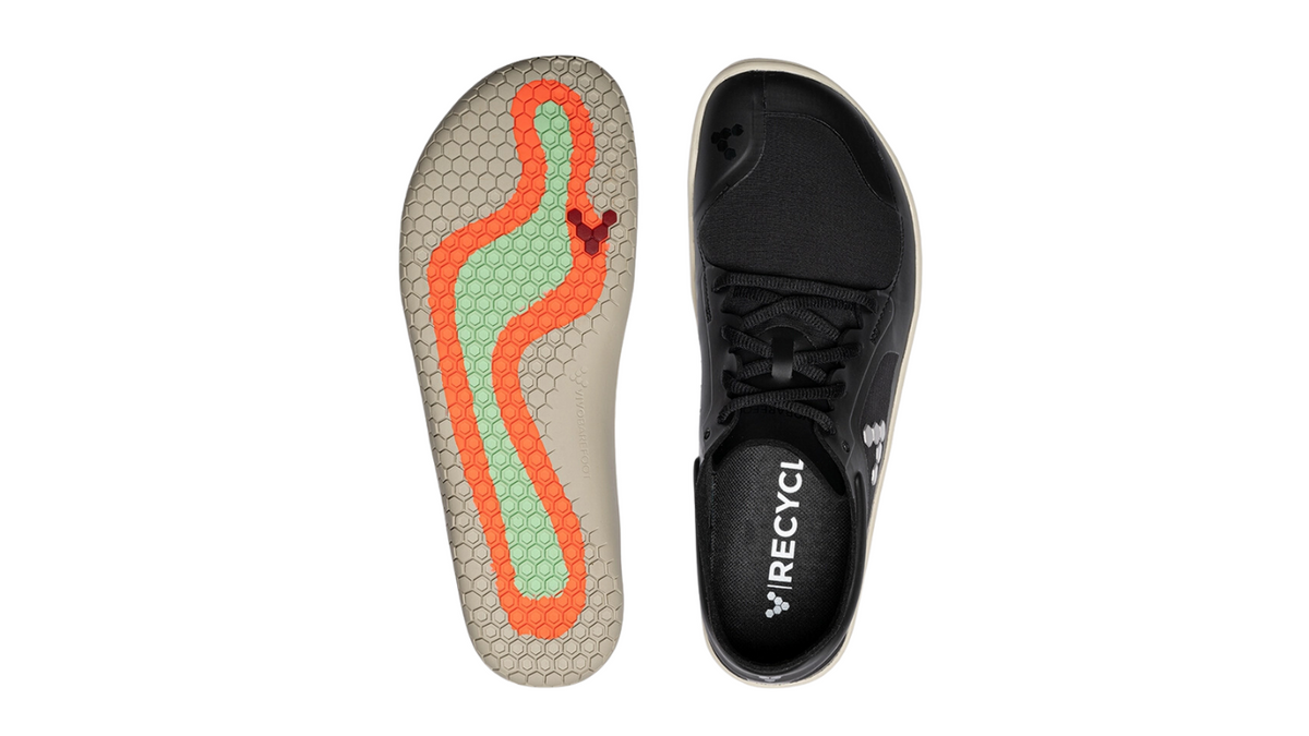 Barfußschuh für Erwachsene mit Schnürung, breiter Zehenbox und geschlossenem Fersenbereich, Ansicht von unten und Draufsicht