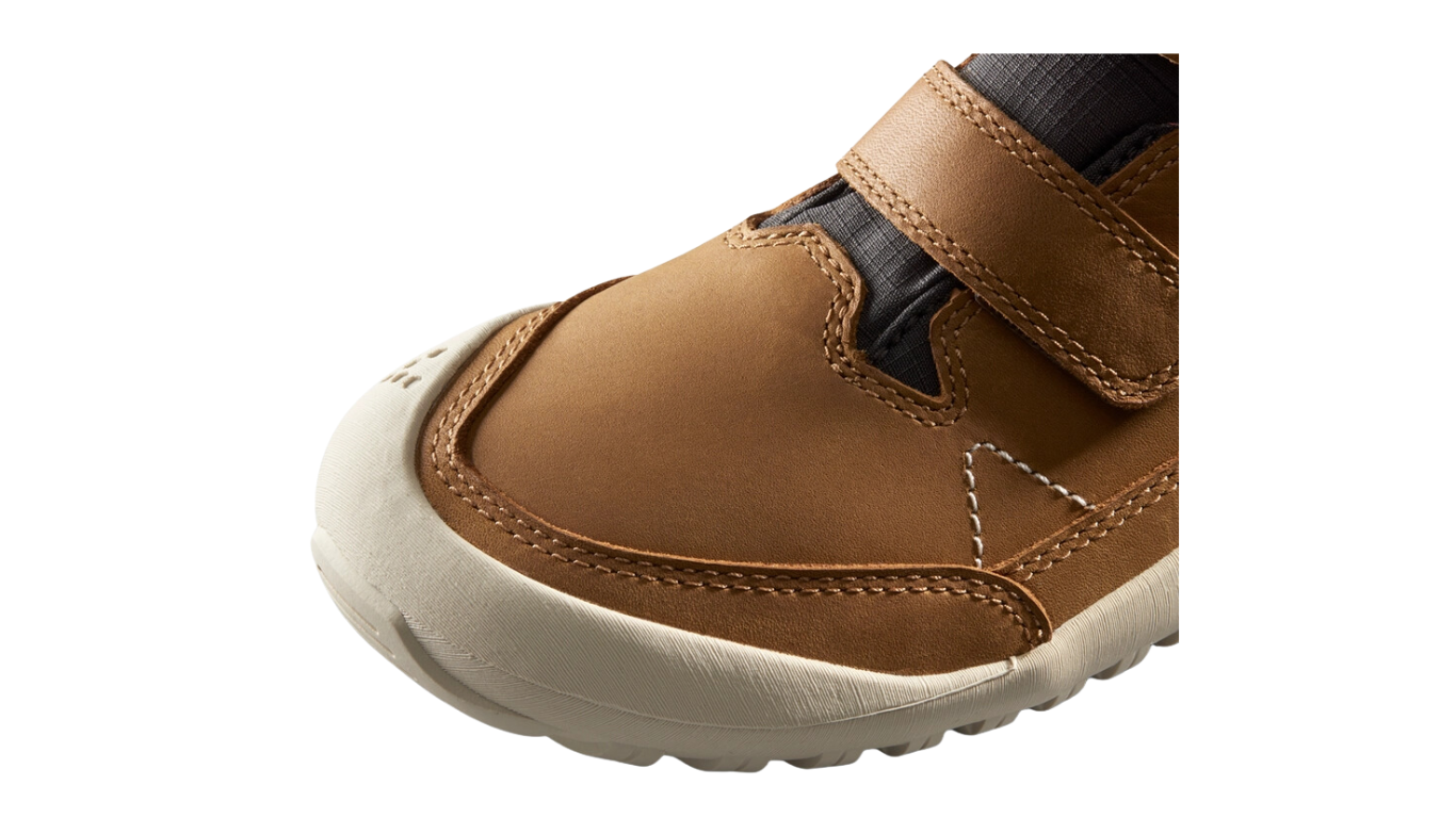 Barfußschuh mit zwei Klettverschlüssen, breite Zehenbox, flexible Sohle, geschlossener Schaft, geschlossener Fersenbereich, Detailansicht Zehenbox