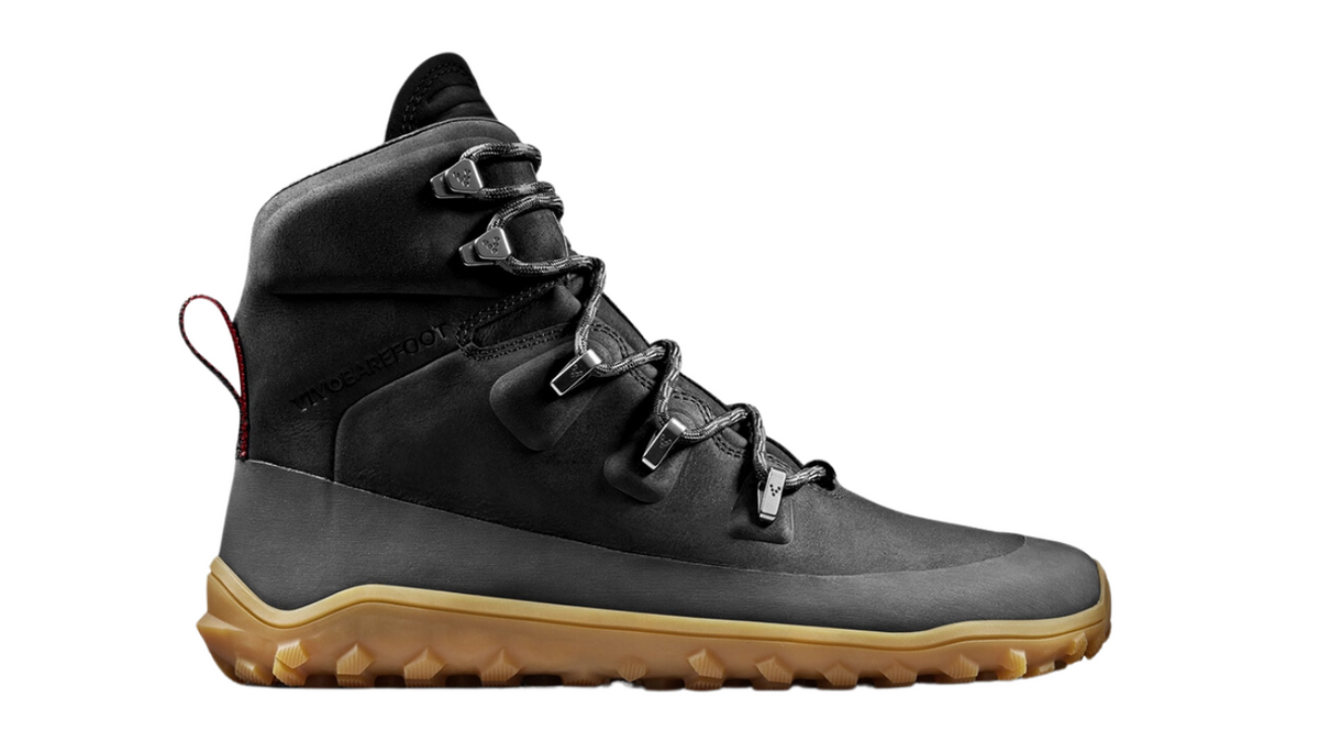 Barfußstiefel mit Schnürung, breite Zehenbox, flexible Sohle, hoher geschlossener Schaft, geschlossener Fersenbereich, Seitenansicht außen, einzelner Schuh