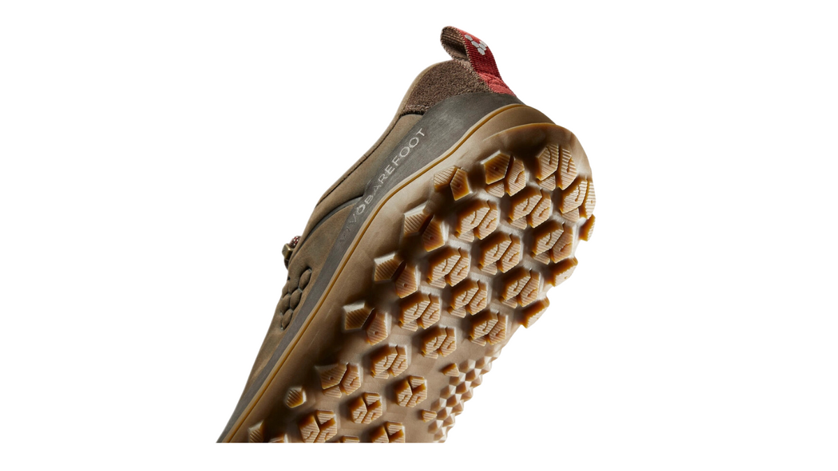 Barfußschuh, geschlossene Zehen und geschlossener Fersenbereich, Schnürung mit Ösen, profilierte Sohle, Einzelschuh, Detailansicht Fersenbereich