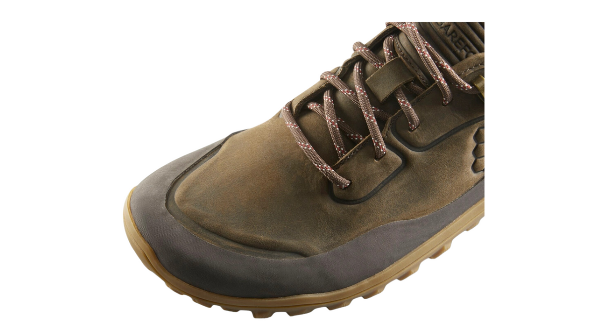 Barfußschuh, geschlossene Zehen und geschlossener Fersenbereich, Schnürung, profilierte Sohle, Detailansicht Schnürung