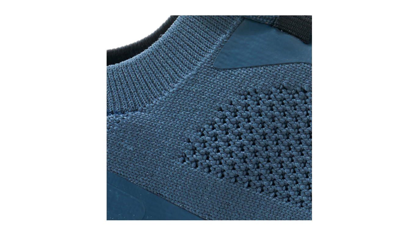 Barfußschuh, geschlossene Zehen und geschlossener Fersenbereich, Schnürung, flexible Sohle, Einzelschuh, Detailansicht Obermaterial