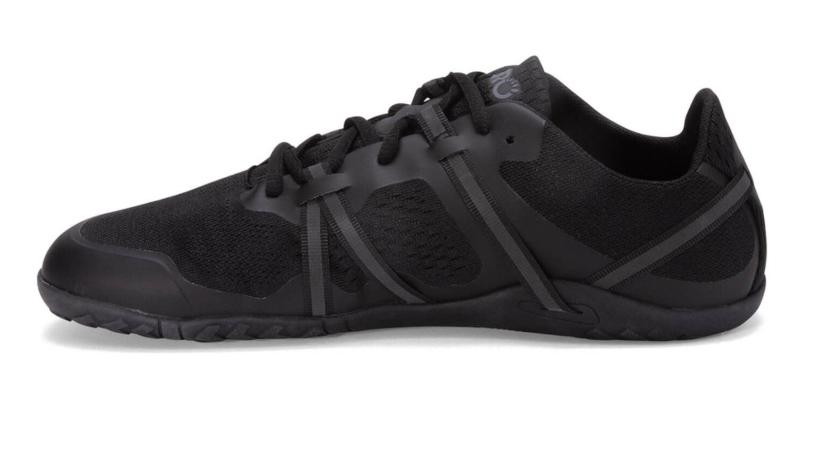 Barfußsportschuh für Erwachsene als einzelner Schuh, geschlossene Zehen, geschlossener Fersenbereich, Schnürung, Seitenansicht innen.