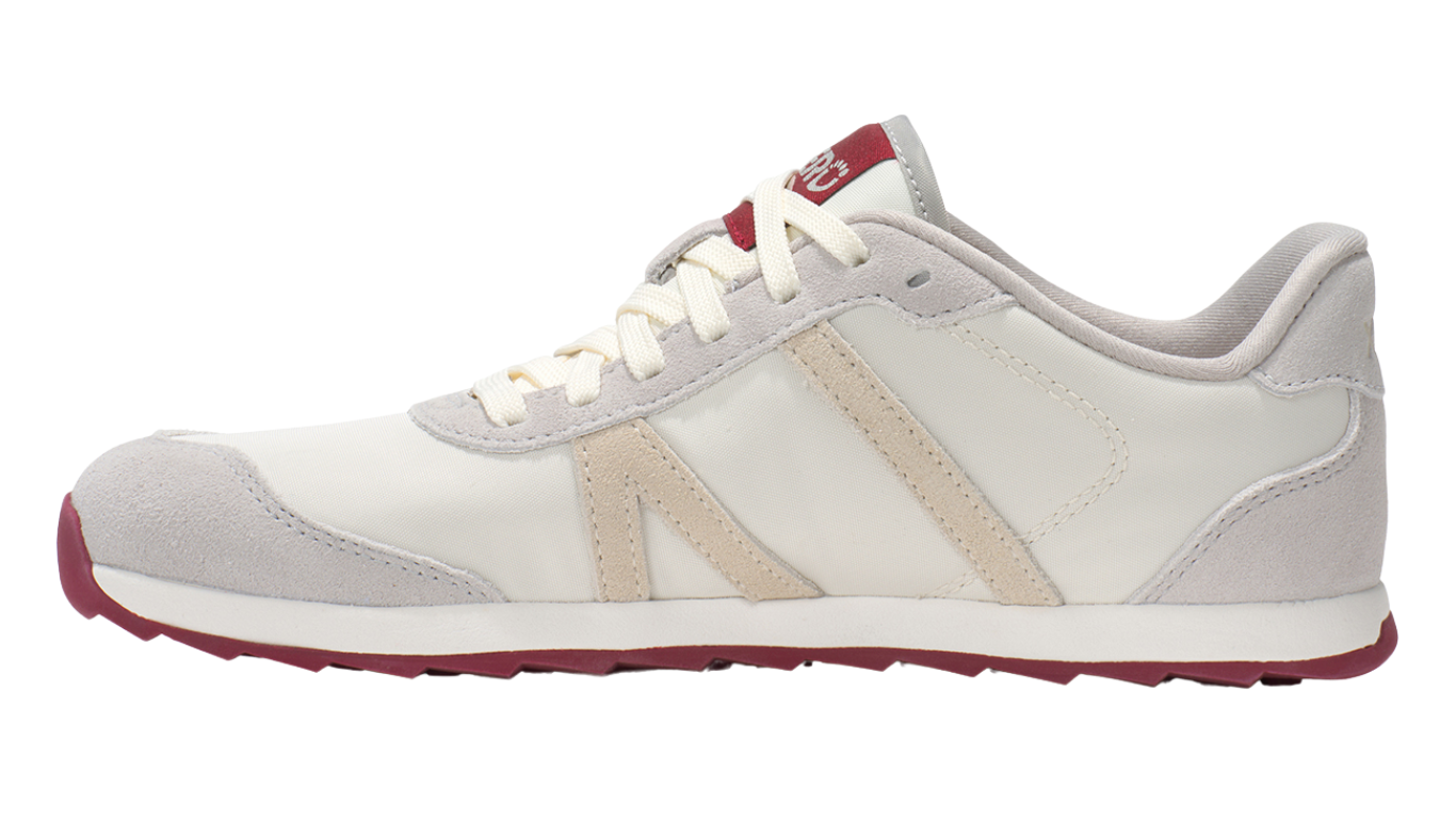 Barfußschuh, geschlossene Zehen und geschlossener Fersenbereich, Schnürung, profilierte Sohle, Einzelschuh, Seitenansicht innen