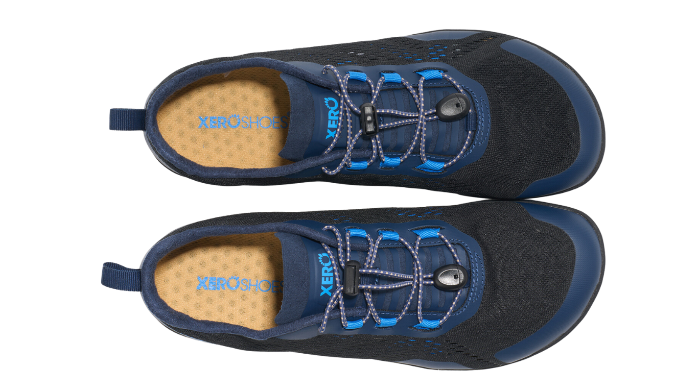 Barfußschuh mit Schnellschnürung, breite Zehenbox, flexible Sohle, geschlossener Fersenbereich, Draufsicht als Paar
