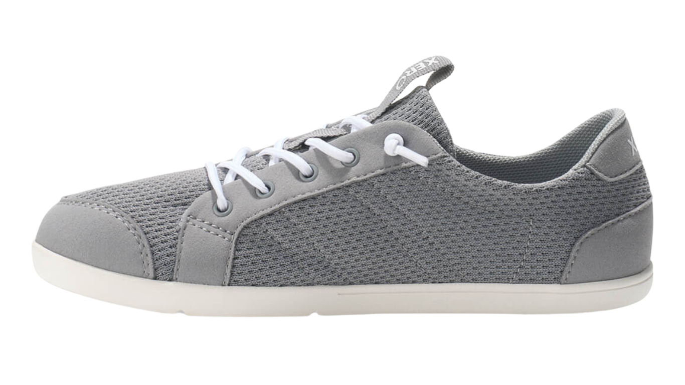 Barfußschuh mit Schnürung, breite Zehenbox, flexible Sohle, geschlossener Fersenbereich, Seitenansicht innen, einzelner Schuh