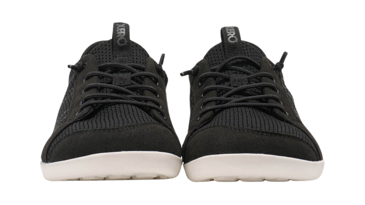 Barfußschuh mit Schnürung, breite Zehenbox, flexible Sohle, geschlossener Fersenbereich, Vorderansicht als Paar