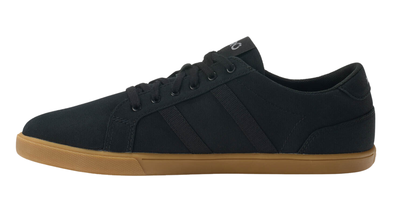 Barfußschuh mit Schnürung, breite Zehenbox, flexible Sohle, geschlossener Fersenbereich, Seitenansicht innen, einzelner Schuh