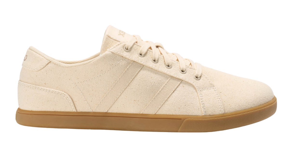 Barfußschuh mit Schnürung, breite Zehenbox, flexible Sohle, geschlossener Fersenbereich, Seitenansicht außen, einzelner Schuh