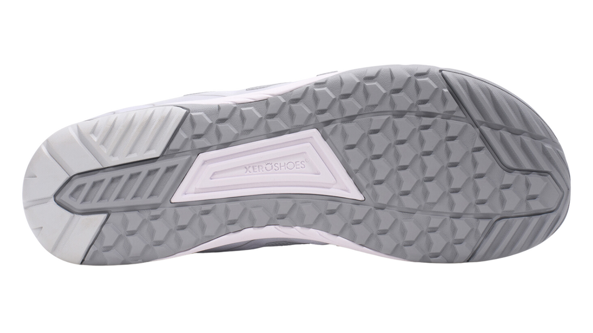 Barfußschuh, geschlossene Zehen und geschlossener Fersenbereich, Schnürung, profilierte Sohle, Einzelschuh, Ansicht von unten