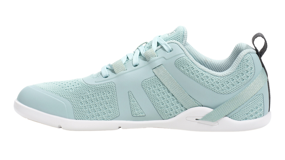 Barfußschuh mit Schnürung, breite Zehenbox, flexible Sohle, geschlossener Fersenbereich, Seitenansicht innen, einzelner Schuh