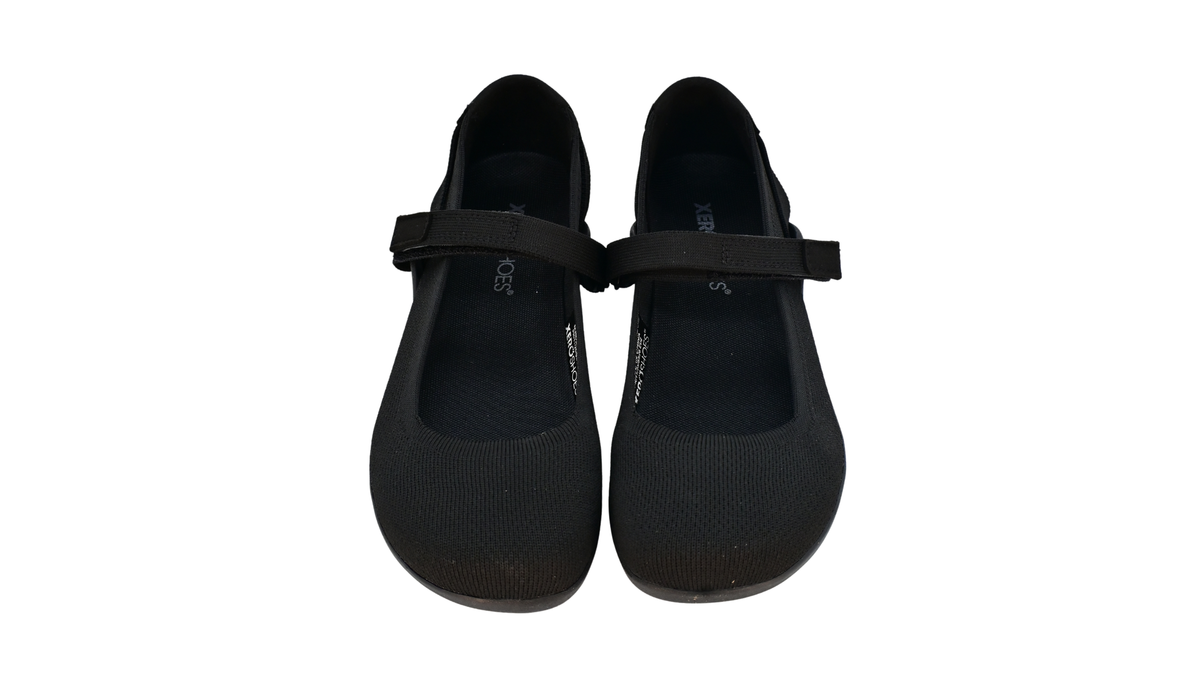 Barfußschuh, geschlossene Zehen und geschlossener Fersenbereich, Spannriemen mit Klettverschluss, flexible Sohle, Draufsicht als Paar