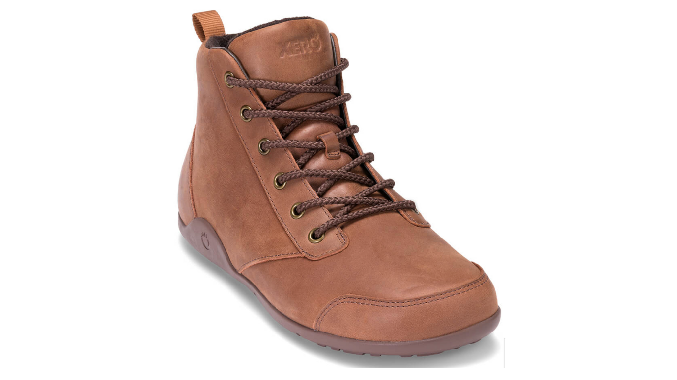 Barfußstiefel mit Schnürung, breite Zehenbox, flexible Sohle, geschlossener Schaft, geschlossener Fersenbereich, schräge Vorderansicht 