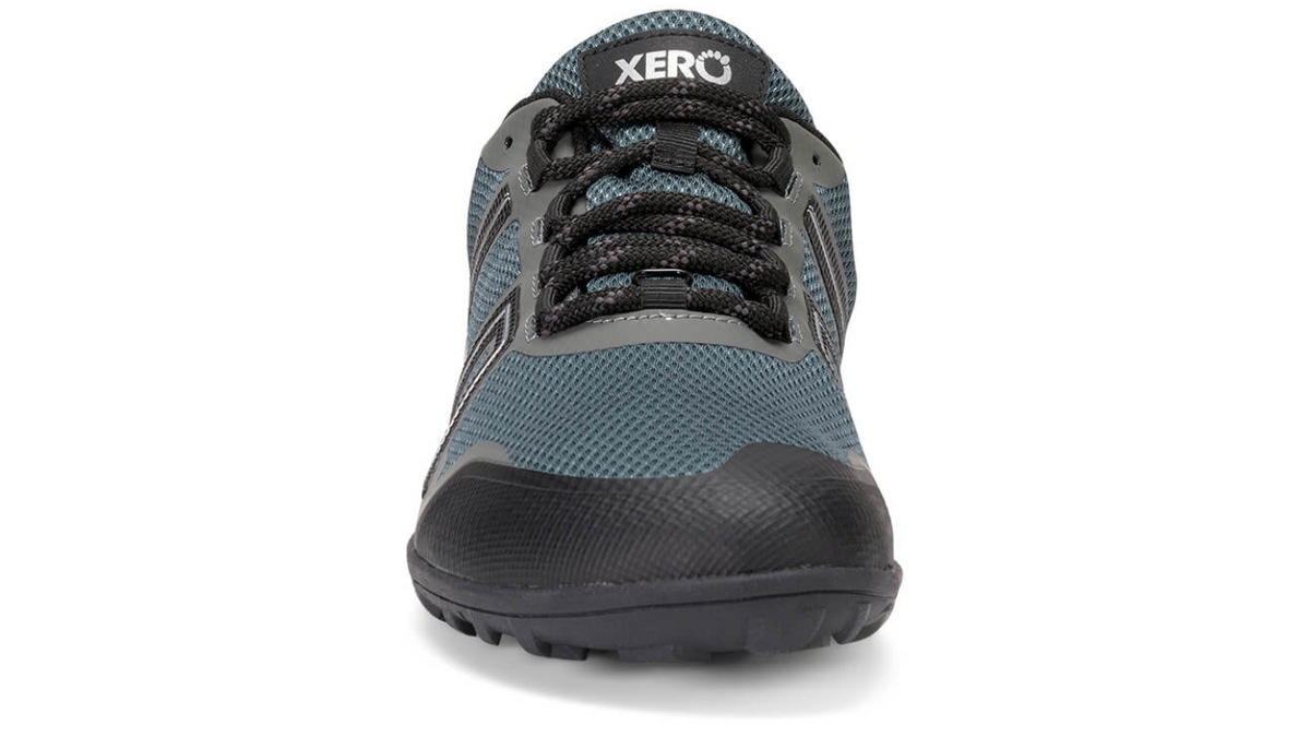 Barfußschuh mit Schnürung, breite Zehenbox, flexible Sohle, geschlossener Fersenbereich, Vorderansicht