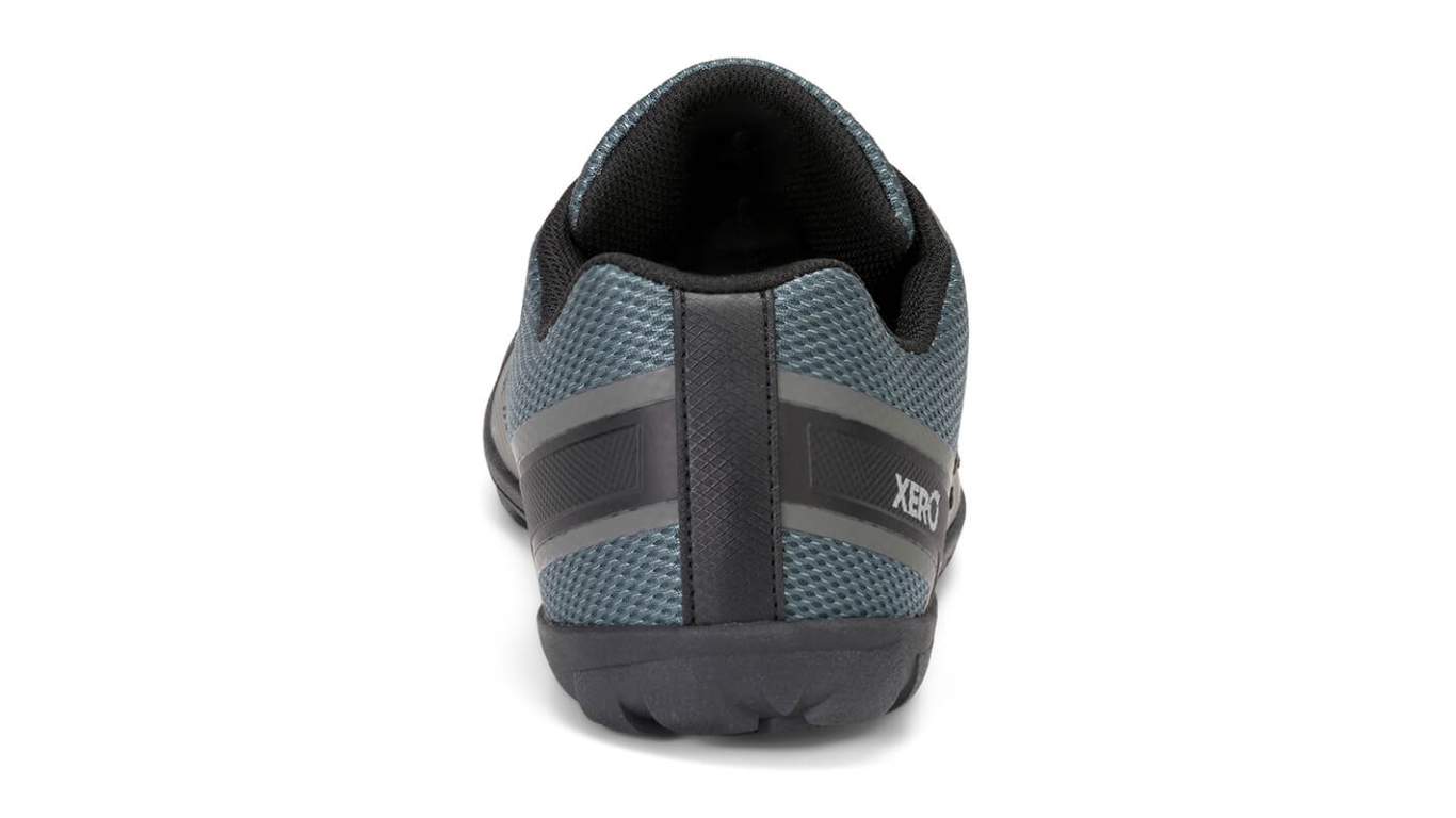 Barfußschuh mit Schnürung, breite Zehenbox, flexible Sohle, geschlossener Fersenbereich, Rückansicht