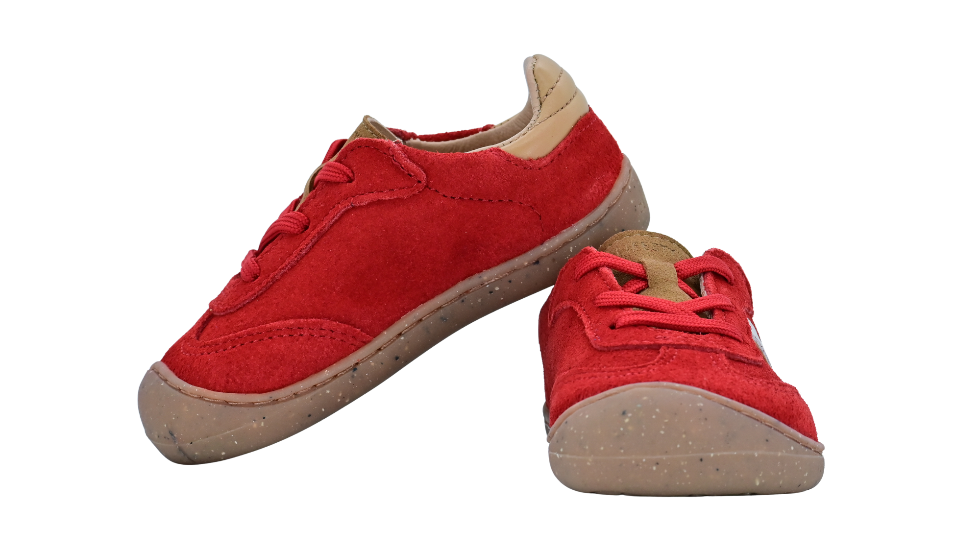 Barfußschuhe als Paar mit Schnürung, breite Zehenbox, schräge Vorderansicht