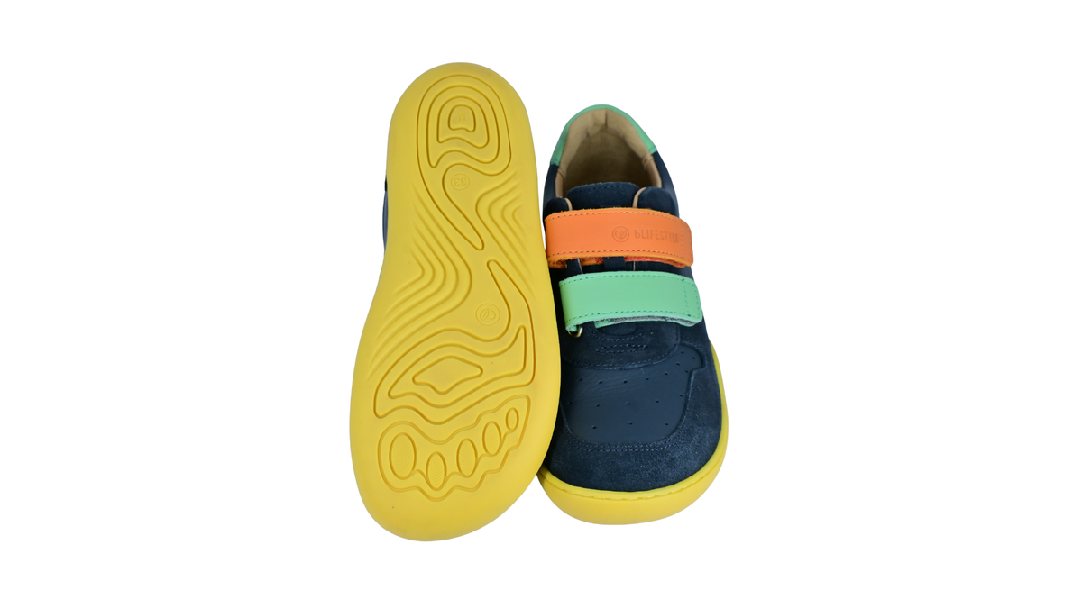 Barfußschuh mit profilierter, flexibler Sohle, Ansicht von unten