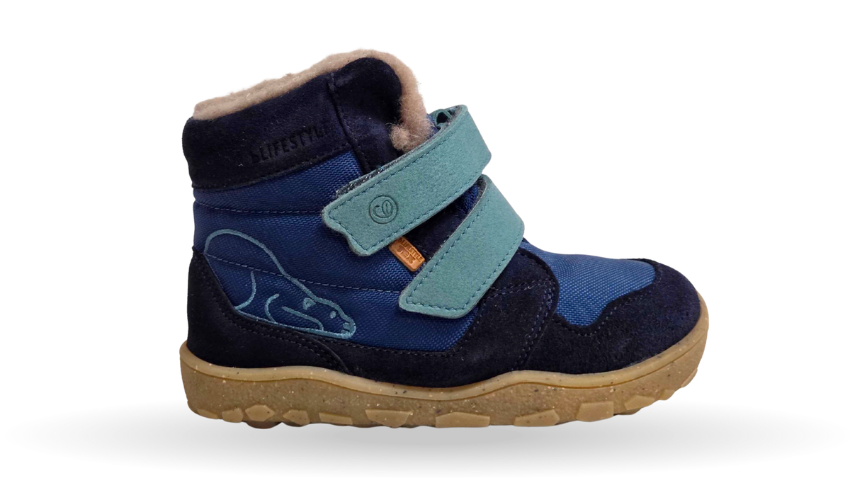 Gefütterter Kinder-Barfußstiefel mit breiter Zehenbox, zwei Klettverschlüssen und geschlossenen Zehen, Seitenansicht außen