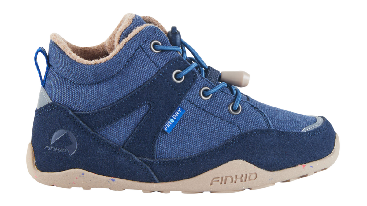 Barfußschuh mit Schnürung, geschlossene Zehen und geschlossener Fersenbereich, Seitenansicht außen