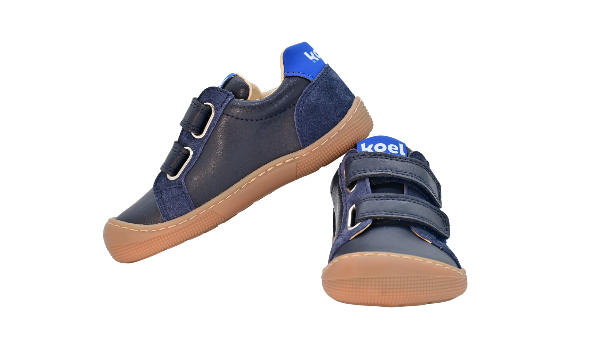 Barfußschuh für Kinder, geschlossene Zehenpartie, geschlossener Fersenbereich, zwei Klettverschlüsse, seitliche Streifen, flache Sohle, Vorder- und Seitenansicht als Paar