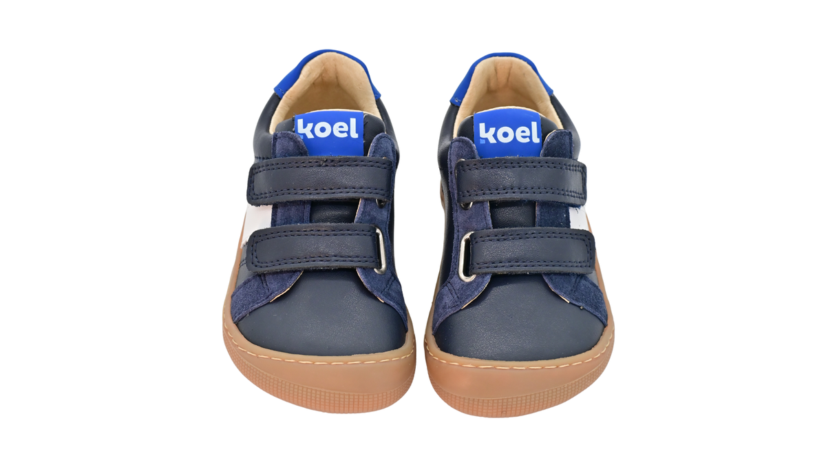 Barfußschuh für Kinder, geschlossene Zehenpartie, geschlossener Fersenbereich, zwei Klettverschlüsse, seitliche Streifen, flache Sohle, Draufsicht, Paar