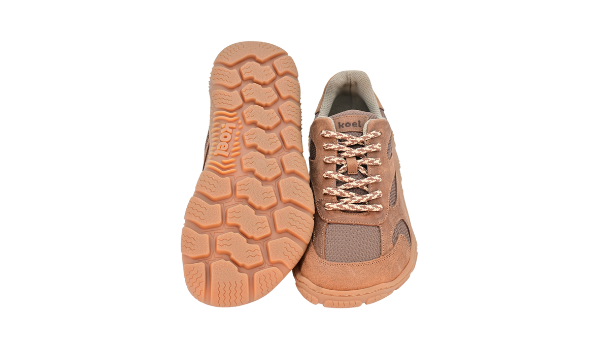 Barfußschuh für Erwachsene, geschlossene Zehenpartie, geschlossener Fersenbereich, Schnürung, textile Einsätze im Seitenbereich, profilierte Sohle, Ansicht von unten und Draufsicht, Paar