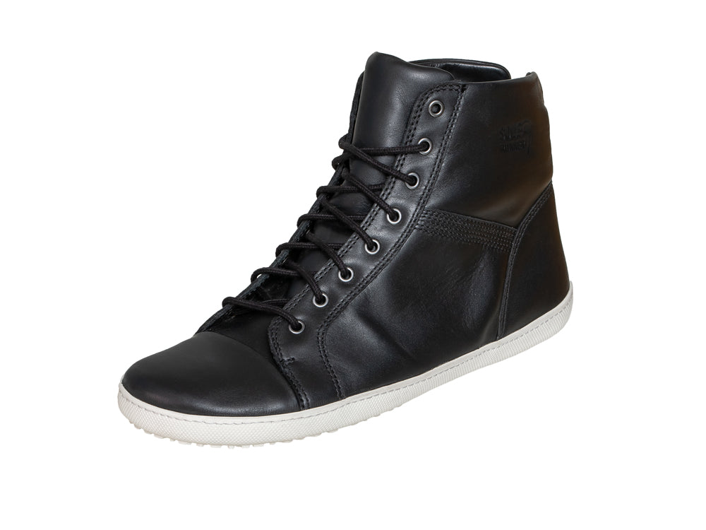 Barfußschuh High Cut, geschlossene Zehen und geschlossener Fersenbereich, Schnürsenkel, flexible Sohle, einzelner Schuh, schräge Vorderansicht
