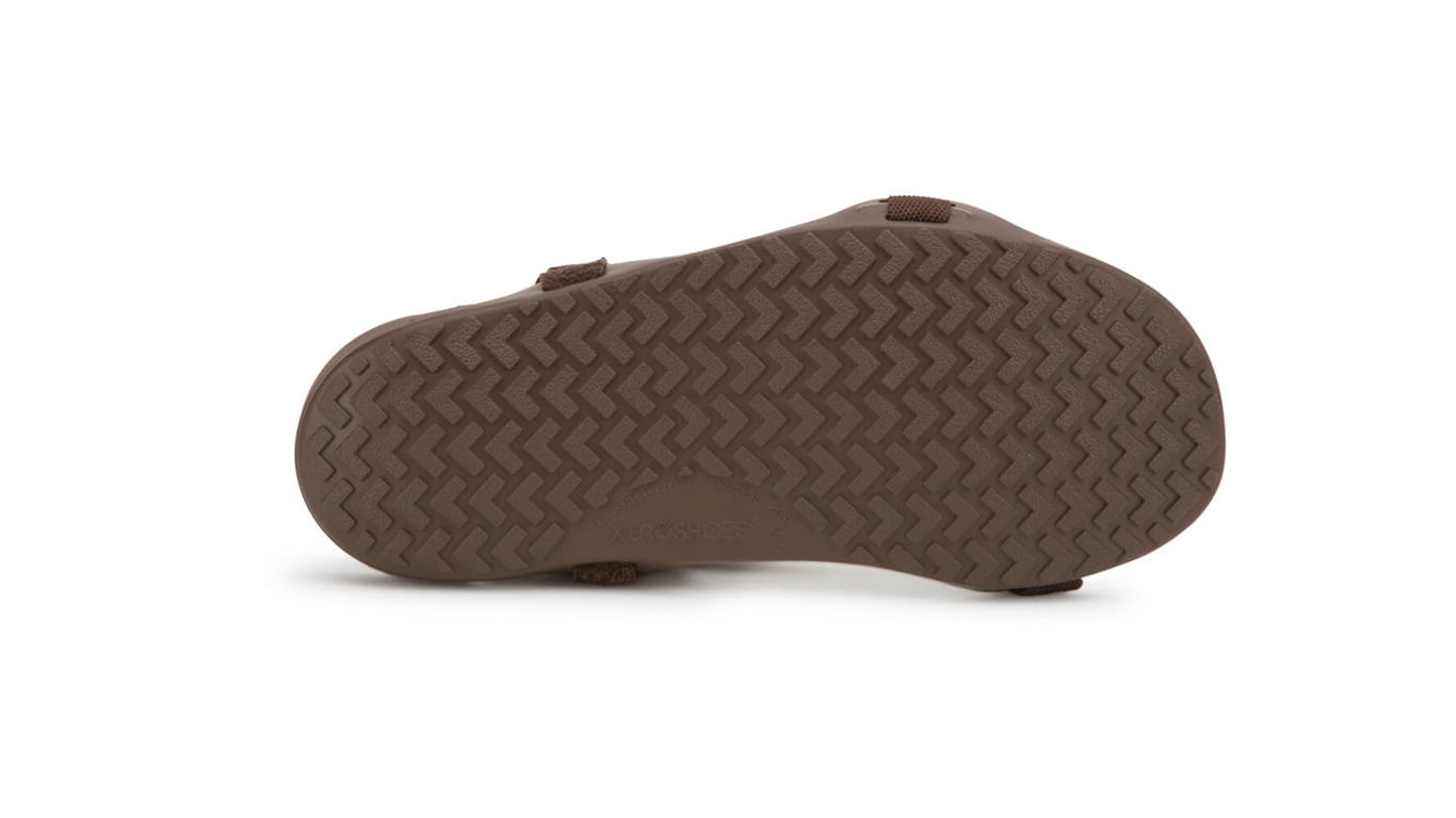 Barfußsandale, offene Zehen und offener Fersenbereich, Riemenkonstruktion mit verstellbaren Riemen, flexible Sohle, Einzelschuh, Ansicht von unten