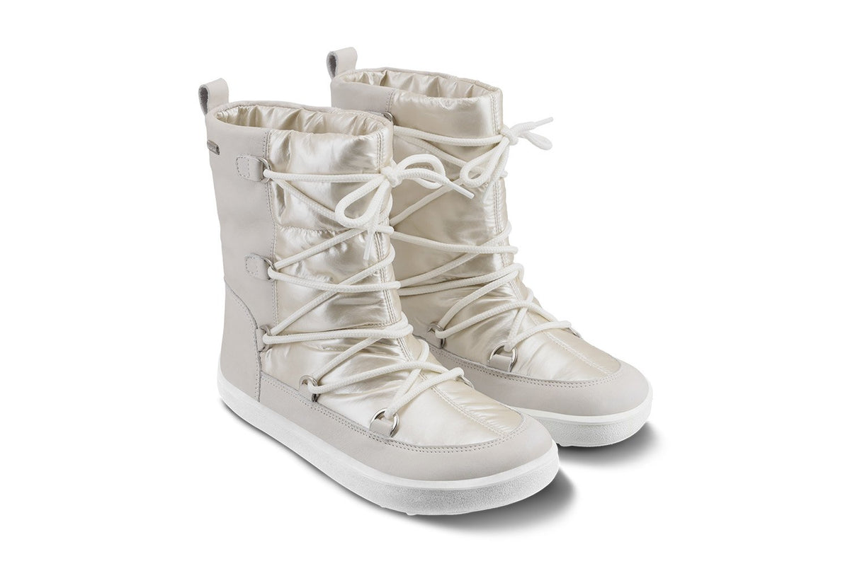 Barfußwinterstiefel für Erwachsene als Paar mit knöchelhohem Schaft und geschlossener Ferse, Seitenansicht außen.